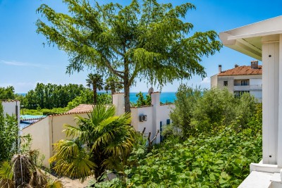 Novigrad okolica, kuća u nizu 300m od mora