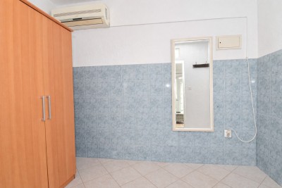 Šarmantna kamena kuća s pomoćnim objektom na prostranom zemljištu 22