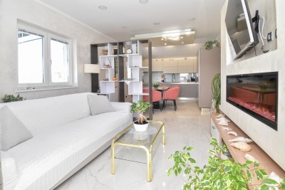 Ekskluzivna kuća na osami s bazenom i prostranom okućnicom 8