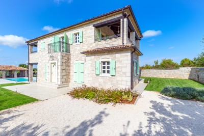 A stone villa with a pool in the traditional Istrian style 8