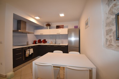 Agency exclusive! Ground floor apartment in the very center 3