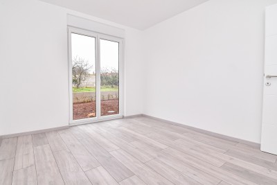 Appartamento con ampio giardino vicino al mare 12