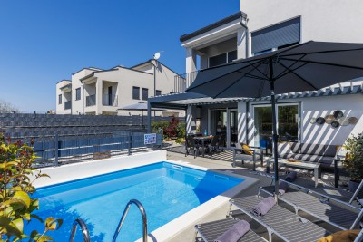 Poreč okolica | Moderna vila s bazenom i krovnom terasom | 168 m² | Novogradnja 2023 2