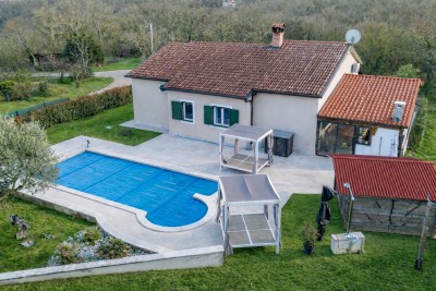 Ekskluzivna kuća – oaza mira s bazenom i garažom 7