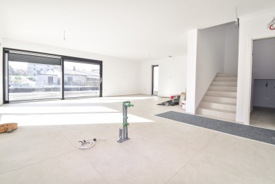 Moderna vila s štirimi spalnicami, le 3 km od središča Poreča - v fazi gradnje 3