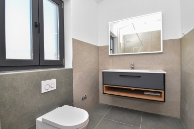 Mediteranska kamena vila s panoramskim pogledom i prostranim dvorištem 26