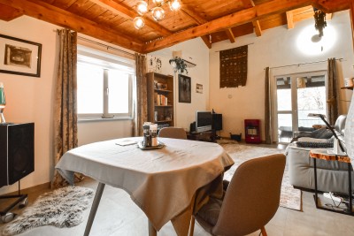 Accogliente casa bifamiliare con giardino privato e molta privacy ai margini del paese 9