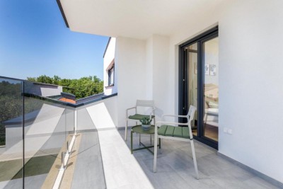 Moderne Villa mit Pool und herrlichem Meerblick 17