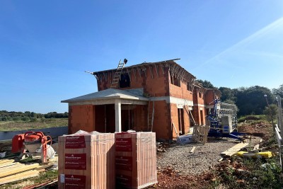 Moderna casa bifamiliare con piscina - nella fase di costruzione 15