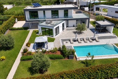 Exklusive Luxusvilla mit Pool und erstklassigem Komfort