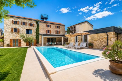 Novigrad okolica, unikatna kamena vila s bazenom 22