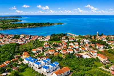 Luksuzan stan s pogledom na more svega 200 m od plaže