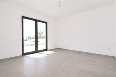 Mediteranska kamena vila s panoramskim pogledom i prostranim dvorištem 18