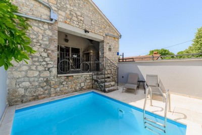 Istrian stone house in a row with a swimming pool 22