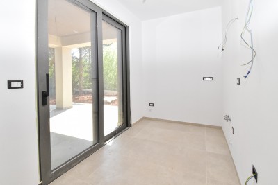 Appartamento al piano terra con ampio cortile 10