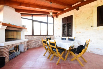 OPPORTUNITY! Istrian stone house with 2 apartments, yard and sea view 23