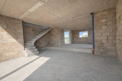 Energetski učinkovita kuća s bazenom i pogledom na more 12