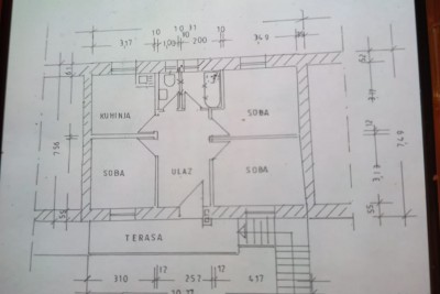 Apartma v prvem nadstropju s tremi spalnicami, 800m od morja 7