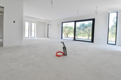 Moderna kuća s bazenom i vrhunskom opremom 6