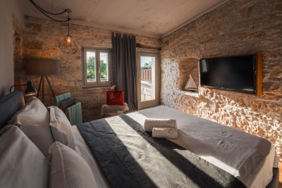 Središnja Istra, Obnovljena kamena vila s bazenom 33