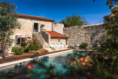 Središnja Istra, Obnovljena kamena vila s bazenom 41