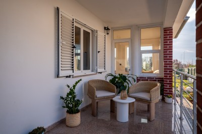 Casa familiare con ampio terreno edificabile in una zona tranquilla vicino a Parenzo 34