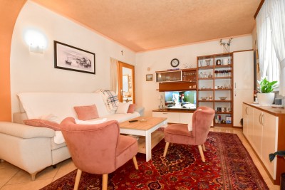 Casa con due appartamenti e un bel curato cortile 4