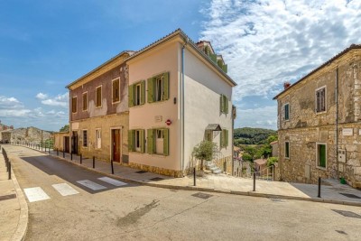 Renovated Istrian autochthonous house in the center of town 350m from the sea