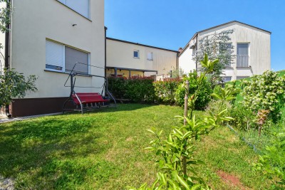 Prostran stan u prizemlju s dvije spavaće sobe i vrtom od 150 m² 26