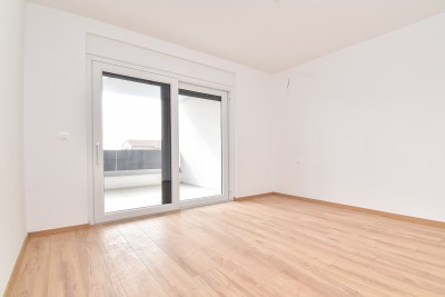 Modernes Apartment im 1. Stock mit zwei Terrassen mit Meerblick, nur 700 m vom Meer und dem Yachthafen entfernt 17