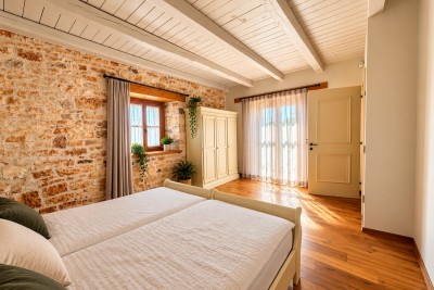 Poreč okolica, predivna kamena vila sa velikim vrtom 27