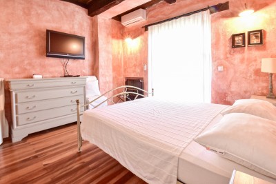 Autentica villa in pietra istriana con vista panoramica 40