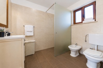 Poreč, house with 4 bedrooms and a pool 17