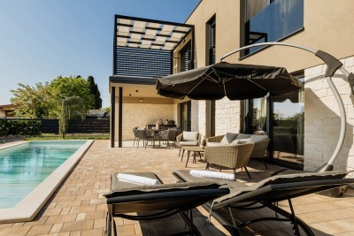 U blizini Poreča – moderna vila s bazenom i luksuznim uređenjem 28