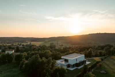 Luksuzna dizajnerska vila na idiličnem istrskem podeželju 48