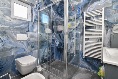 Ekskluzivna kuća na osami s bazenom i prostranom okućnicom 20