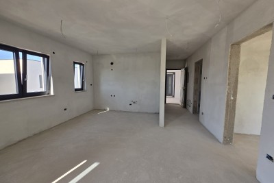 Poreč stan novogradnja 2S+DB, 1.5 km od mora, terasa, parking, podno grijanje 13