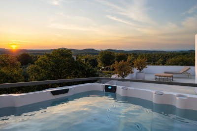 Poreč okolica – Moderna dvojna kuća s rooftop terasom i pogledom na more