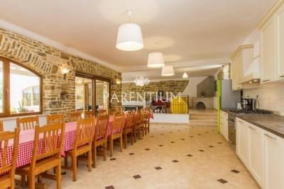 Spacious villa with pool in the center of Istria 3