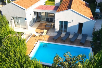 Ground floor house with swimming pool, 4 km from Poreč and the sea 1