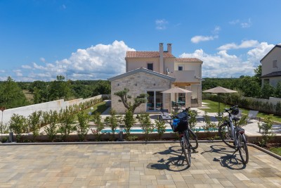 Luxury villa in a quiet location in a village with all facilities 3