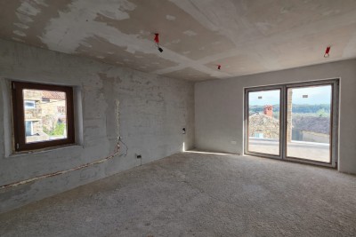 EKSKLUZIVNA PRODAJA – autentična istarska kamena kuća s pogledom na more, renovirana 2025. 9