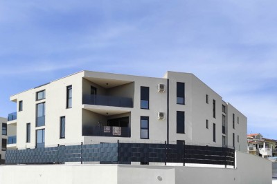 Apartma z balkonom in strešno teraso v bližini centra Poreča - v fazi gradnje