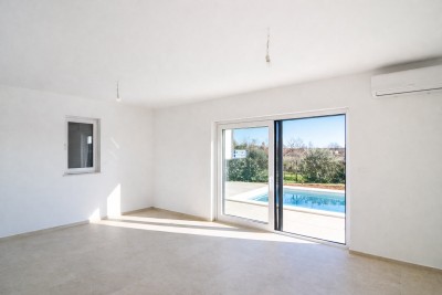 Poreč okolica – Moderna vila s bazenom, 4 km od morja 5