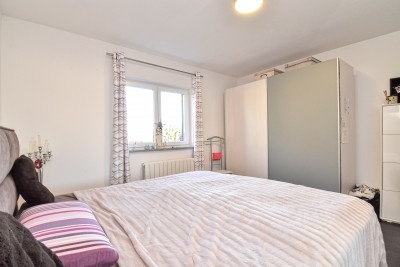 Ekskluzivna kuća – oaza mira s bazenom i garažom 24