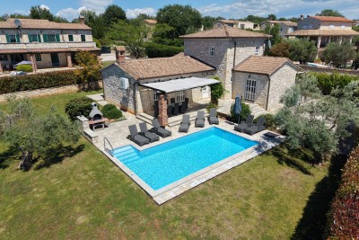 Charmante Steinvilla mit Pool und Panoramablick auf das Meer 27