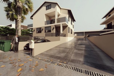 Prenovljeno stanovanje s teraso in garažo 800m od centra Poreča in plaže
