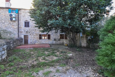 Affascinante casa in pietra istriana con cortile 5