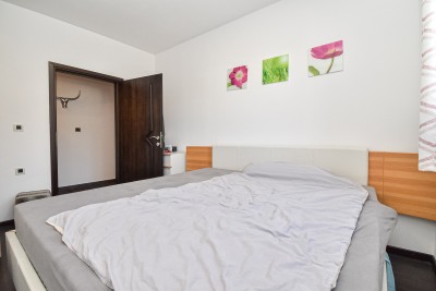 Ekskluzivna kuća – oaza mira s bazenom i garažom 26