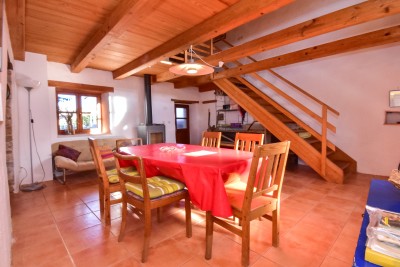 Affascinante casa in pietra istriana con cortile 7